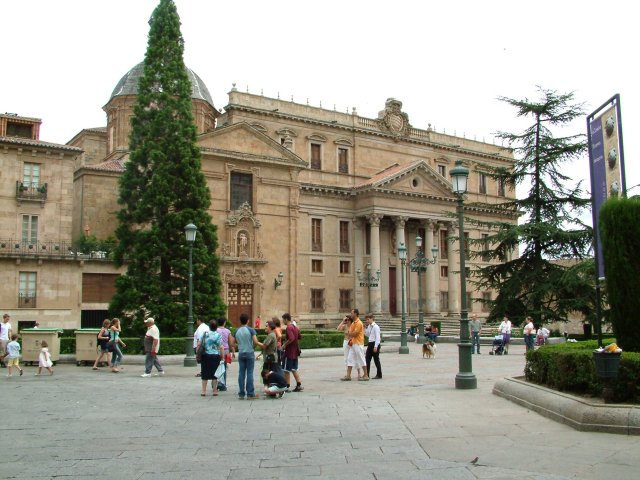 Fachada del palacio de Anaya frente a la Catedral
