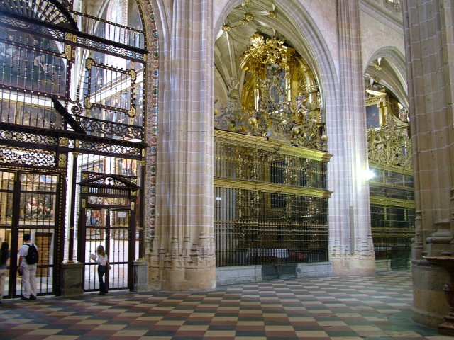 Interior de la Catedral. Nave lateral